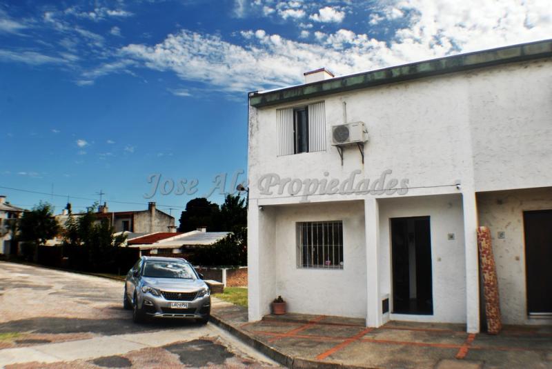 Impecable Dúplex ubicado en Complejo Habitacional L16, estratégicamente ubicada a paso de todos los servicios.