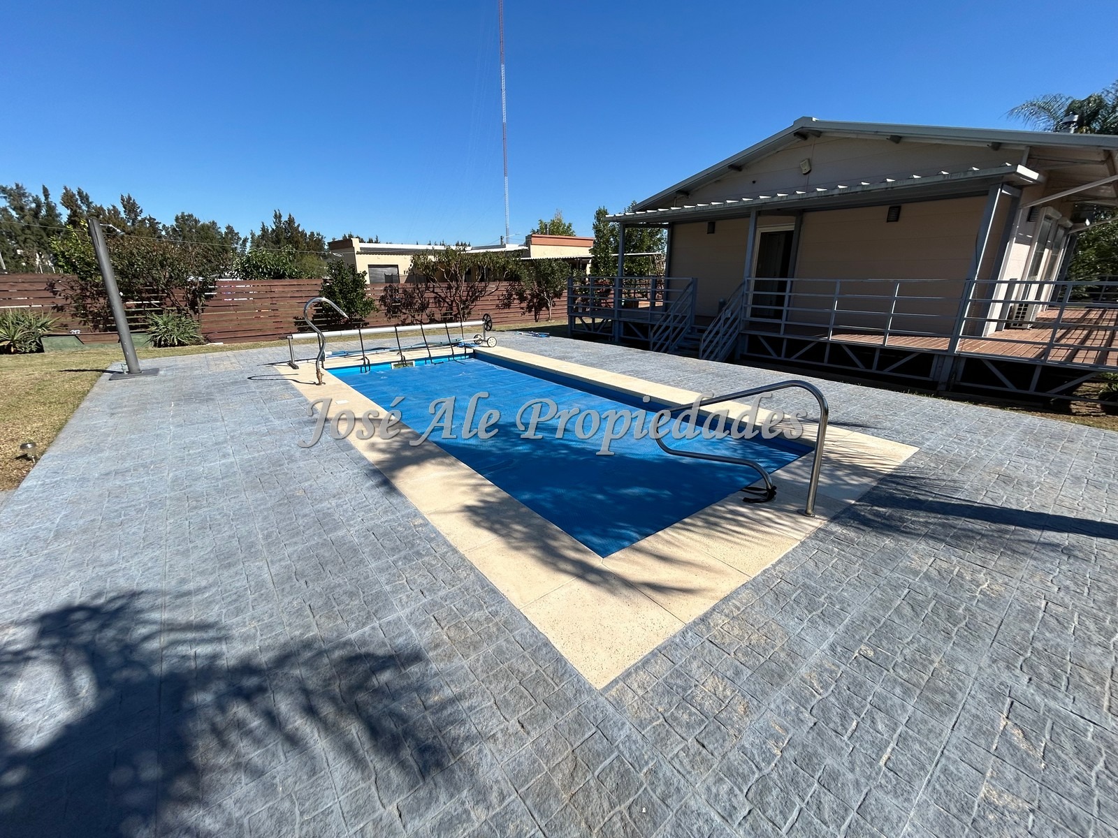 Imagen 2 de Hermosa y moderna propiedad ubicada en fraccionamiento Altos de San Carlos.