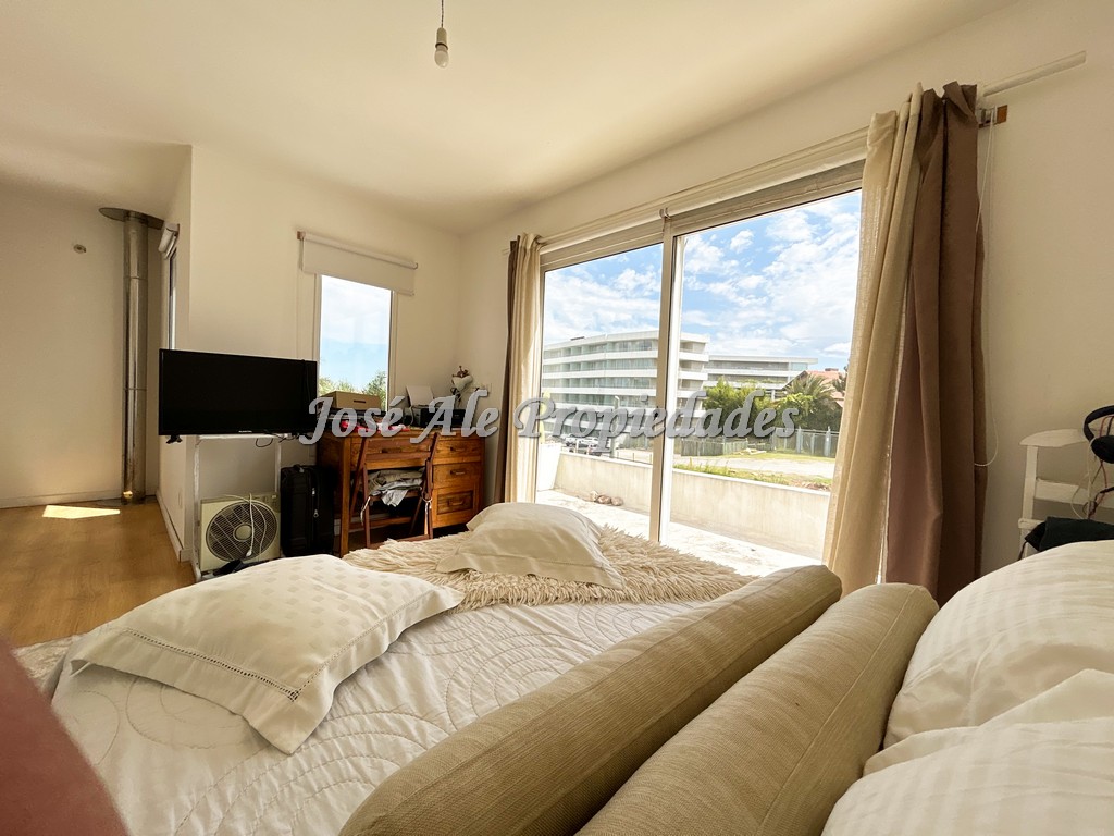 Imagen 7 de Hermosa y moderna propiedad ubicada a solo metros de Rambla y Playas de Colonia del Sacramento.