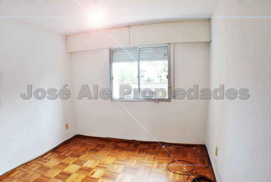 Imagen 5 de Luminoso departamento ubicado a corta distancia del centro de Colonia a pasos de todos los servicios con hermosa vista al río.