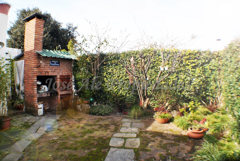 Imagen 2 de Espectacular propiedad de gran metraje en pleno centro de Colonia del Sacramento.