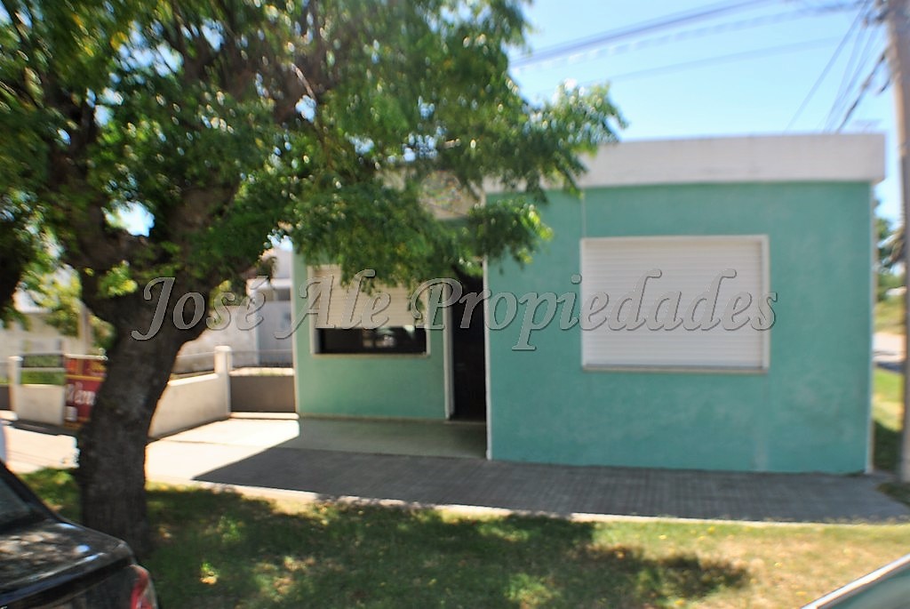 Imagen 2 de Casa a pasos del centro de Colonia del Sacramento, Terminal de ómnibus y Puerto.