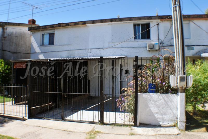 Vivienda ubicada en Complejo L22, a pasos de todos los servicios.