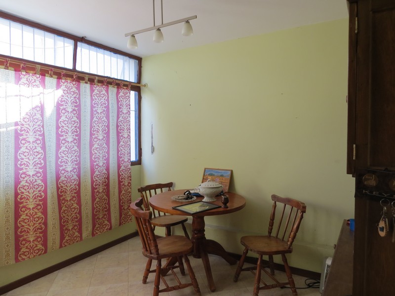 Imagen 4 de Excelente ubicación. Propiedad en esquina  146 m2 de superficie y 139 m2 edificados.