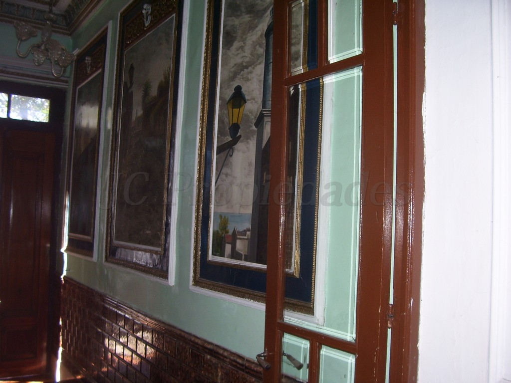 Imagen 4 de Propiedad Colonial de 1900 con gran potencial comercial.