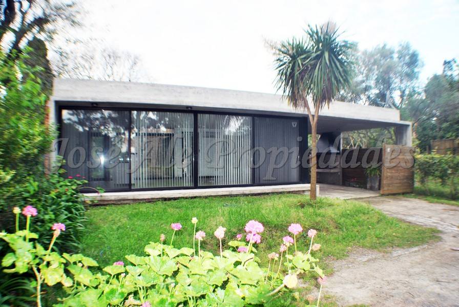 Imagen 3 de Magnífica propiedad en zona balnearia, a metros de Rambla Costanera de Colonia del Sacramento.