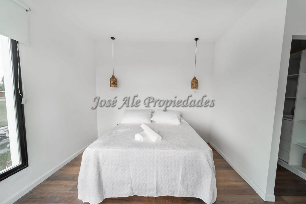 Imagen 8 de Importante propiedad a estrenar en barrio Sheraton, frente a una de las playas más tranquilas de Colonia del Sacramento.