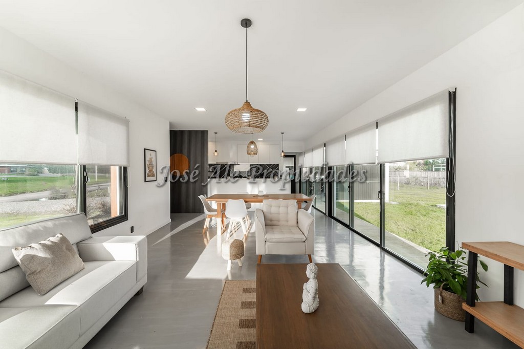 Imagen 9 de Importante propiedad a estrenar en barrio Sheraton, frente a una de las playas más tranquilas de Colonia del Sacramento.