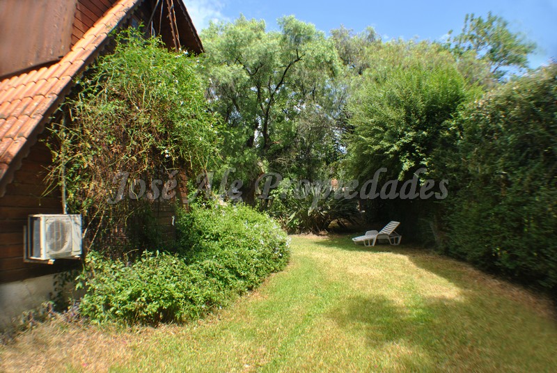 Imagen 1 de Coqueta cabaña a solo metros de Rambla y Playas de Colonia (zona parrilleros).