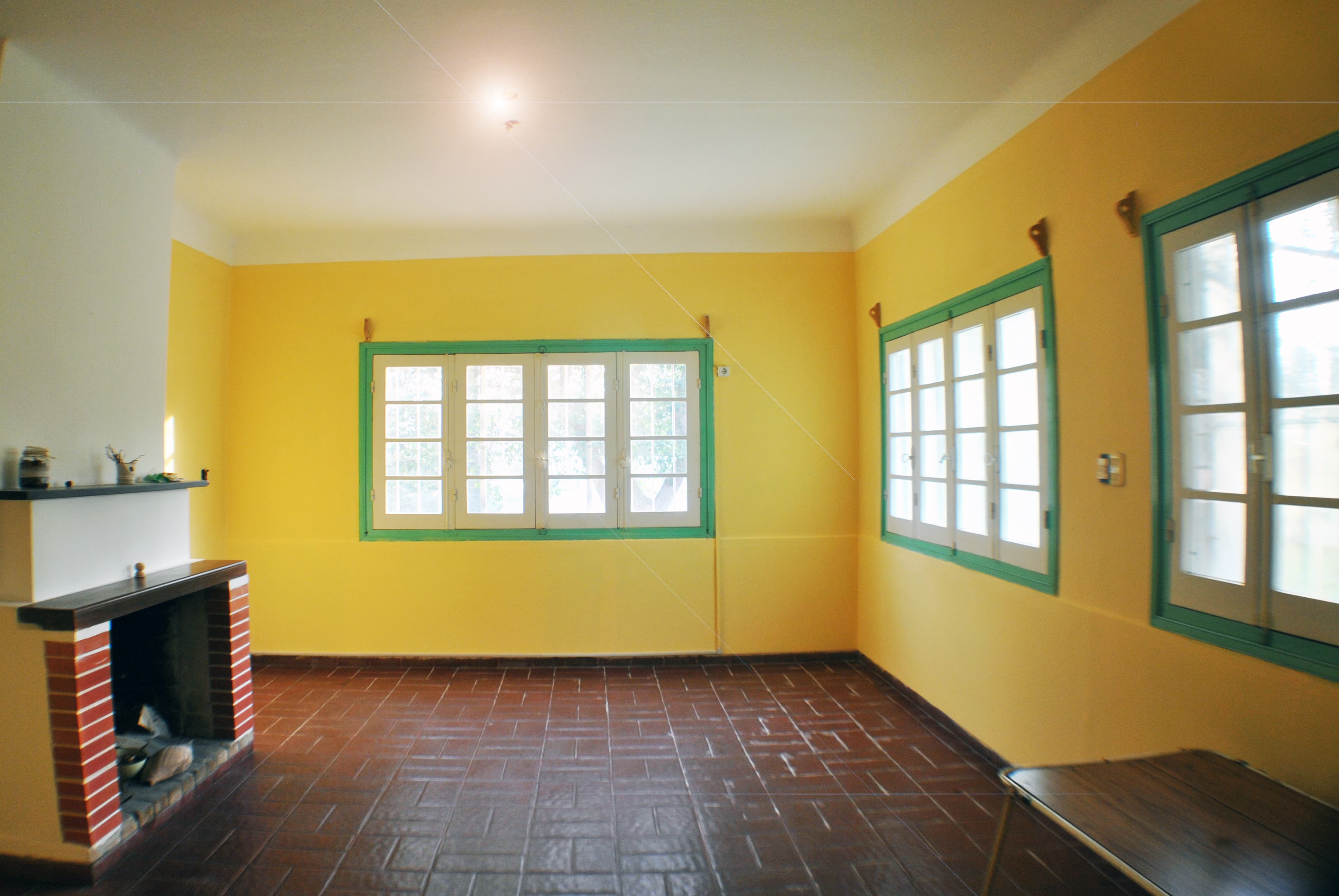 Imagen 3 de Casa de grandes dimensiones, ambientes espaciosos, confortables y luminosos.