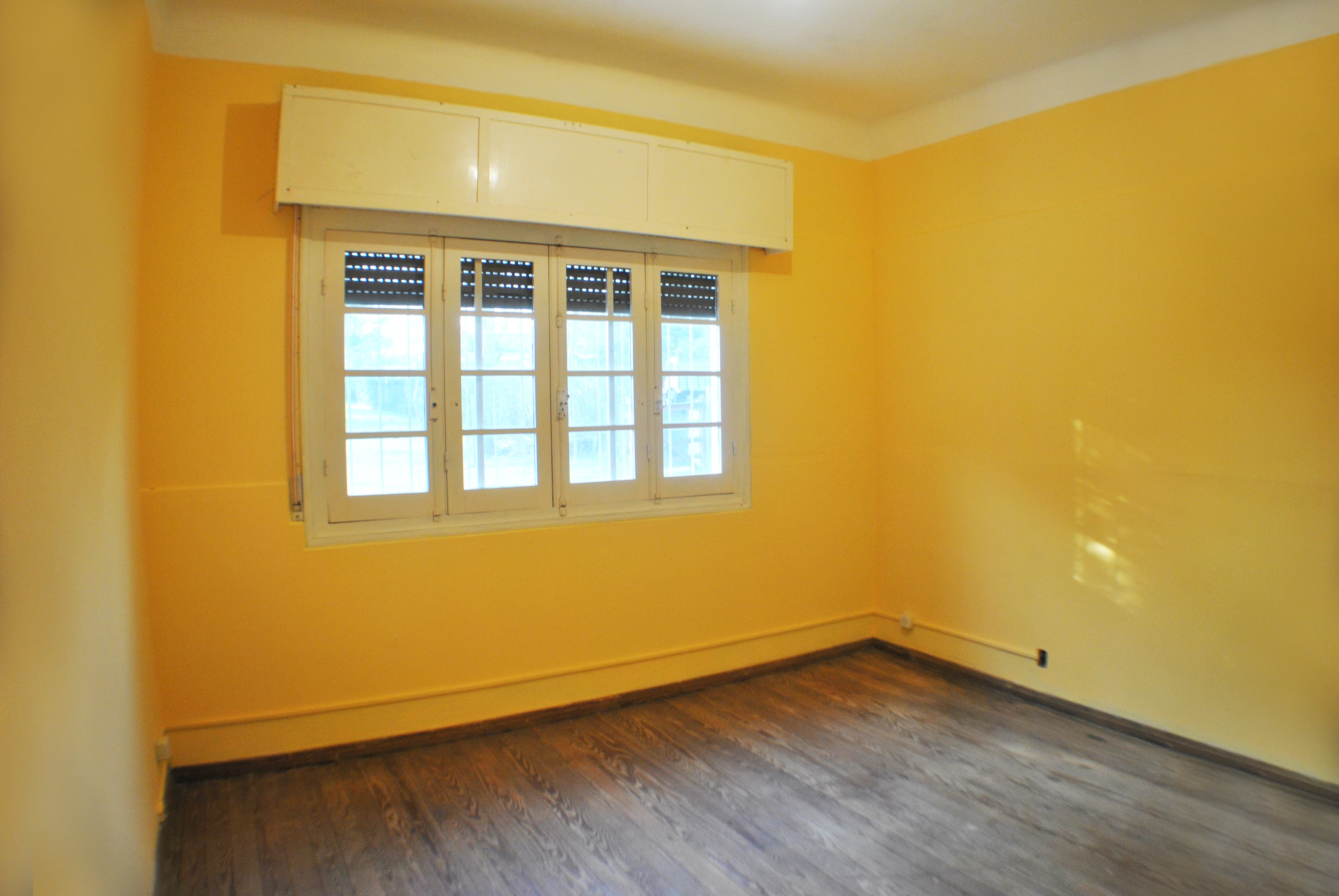 Imagen 5 de Casa de grandes dimensiones, ambientes espaciosos, confortables y luminosos.