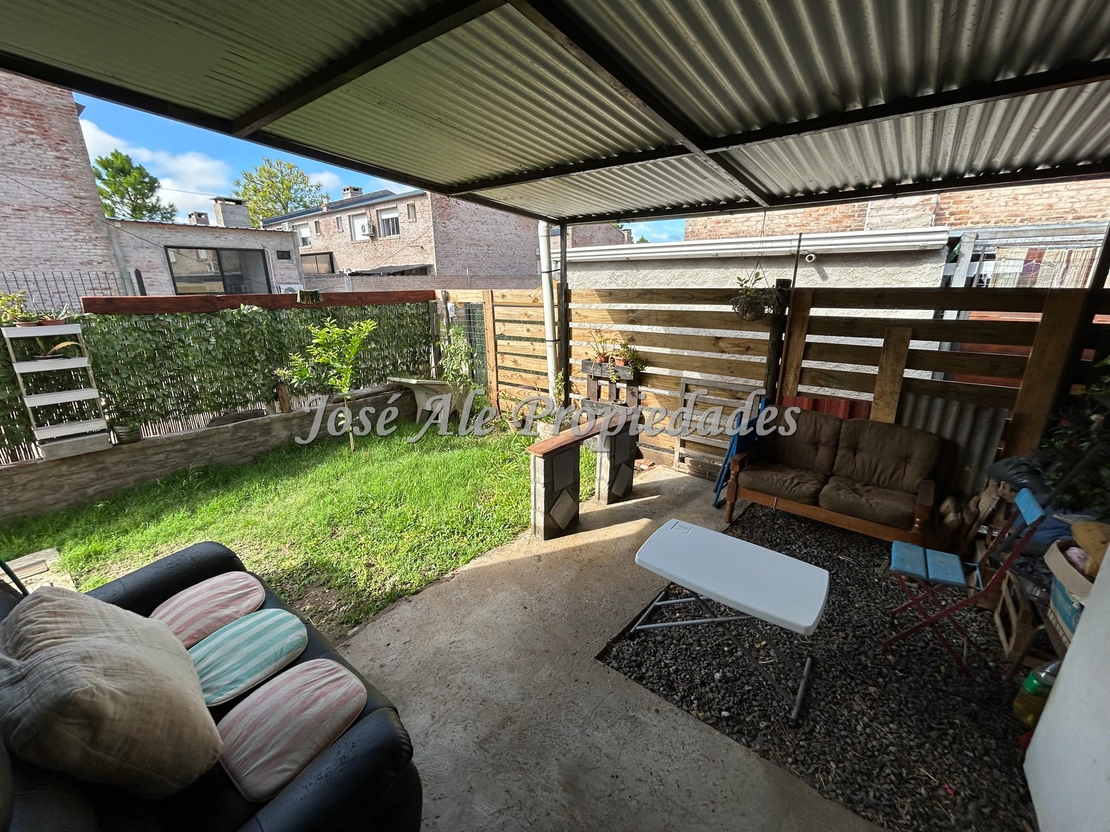 Imagen 10 de Vivienda de 2 dormitorios ubicada en esquina en el General, Colonia.