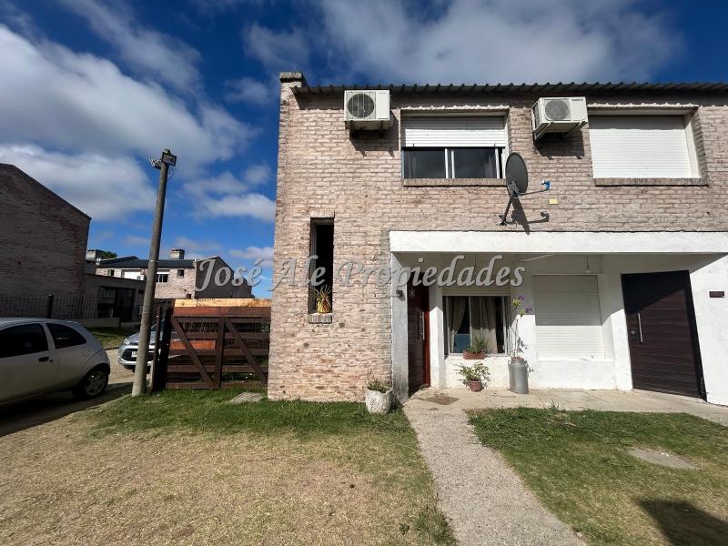 Vivienda de 2 dormitorios ubicada en esquina en el General, Colonia.