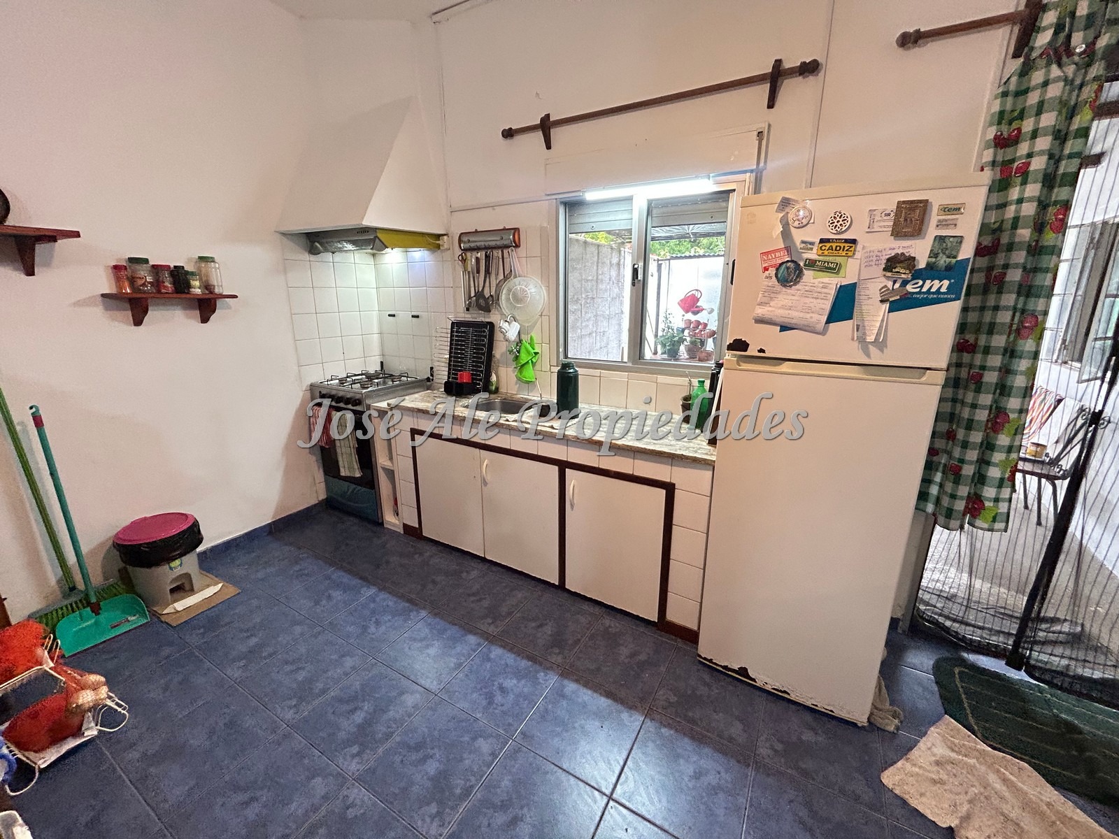Imagen 5 de EN VENTA Casa de 2 dormitorios, ubicada a minutos del centro de la ciudad de Colonia.