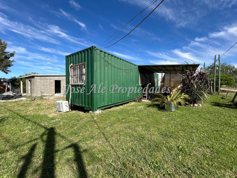 EN VENTA Casa contenedor de 2 dormitorios, ubicado en el General Colonia.