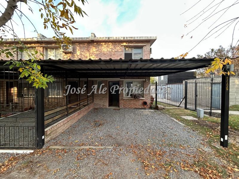 EN VENTA Impecable vivienda de 3 dormitorios, ubicada en excelente zona cerca de todos los servicios.