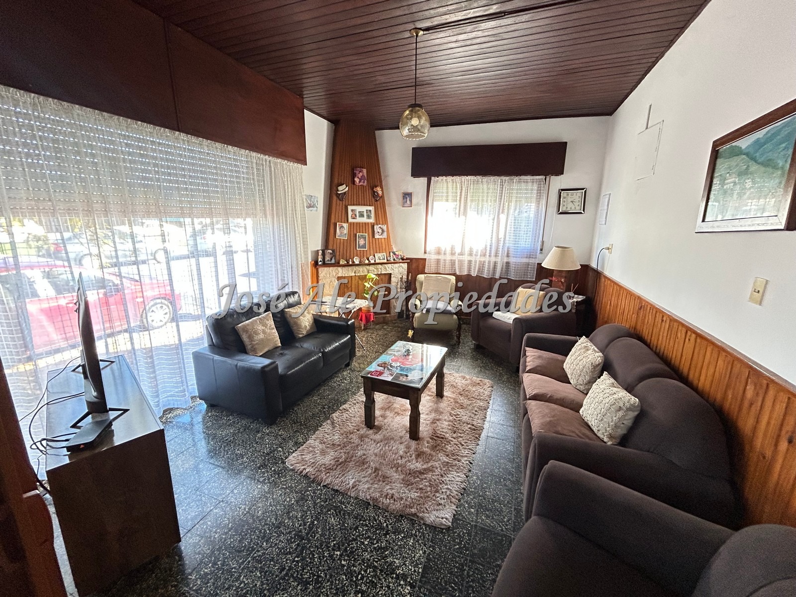 Imagen 2 de EN VENTA Excelente propiedad ubicada en inmejorable lugar sobre una de las principales avenidas de la ciudad de Colonia del Sacramento