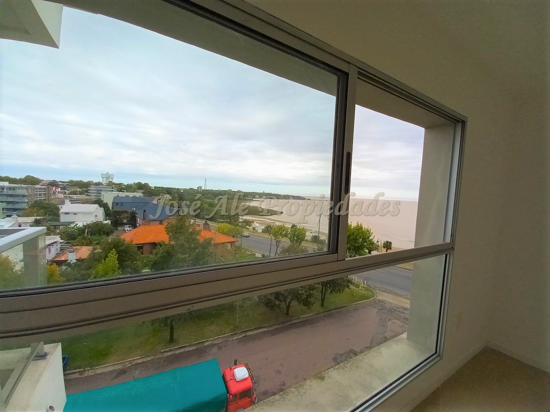 Imagen 2 de EN ALQUILER Espectacular apartamento de un dormitorio en edificio residencial frente al Rio de la Plata.