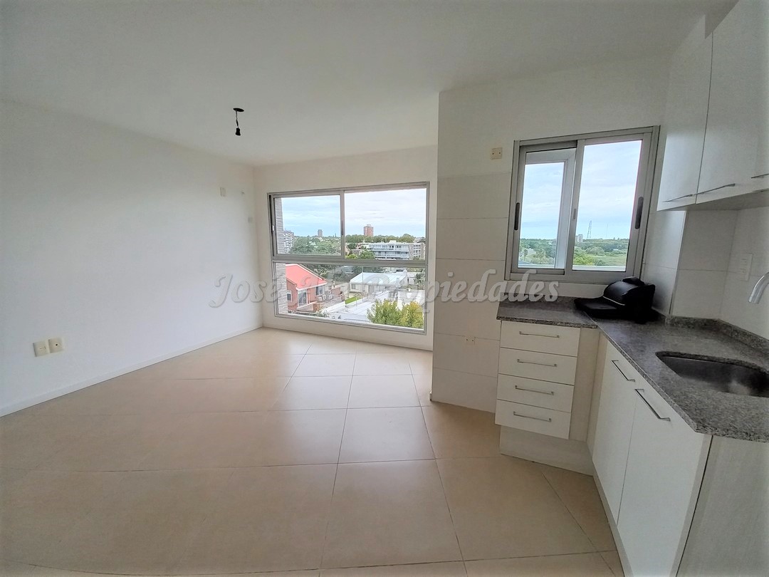 Imagen 3 de EN ALQUILER Espectacular apartamento de un dormitorio en edificio residencial frente al Rio de la Plata.