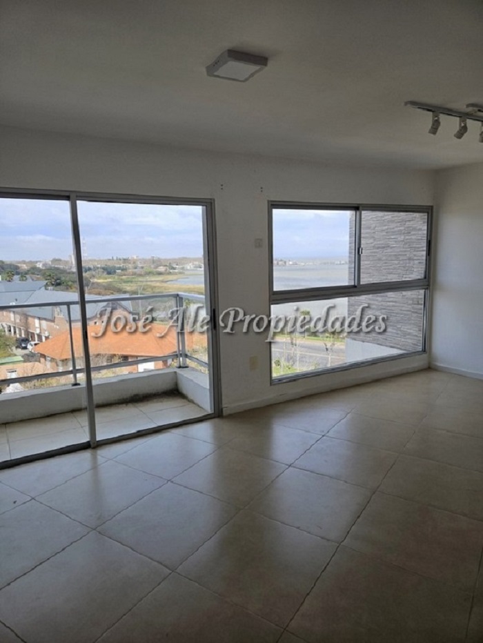 Imagen 4 de EN ALQUILER Espectacular apartamento de un dormitorio en edificio residencial frente al Rio de la Plata, Colonia.