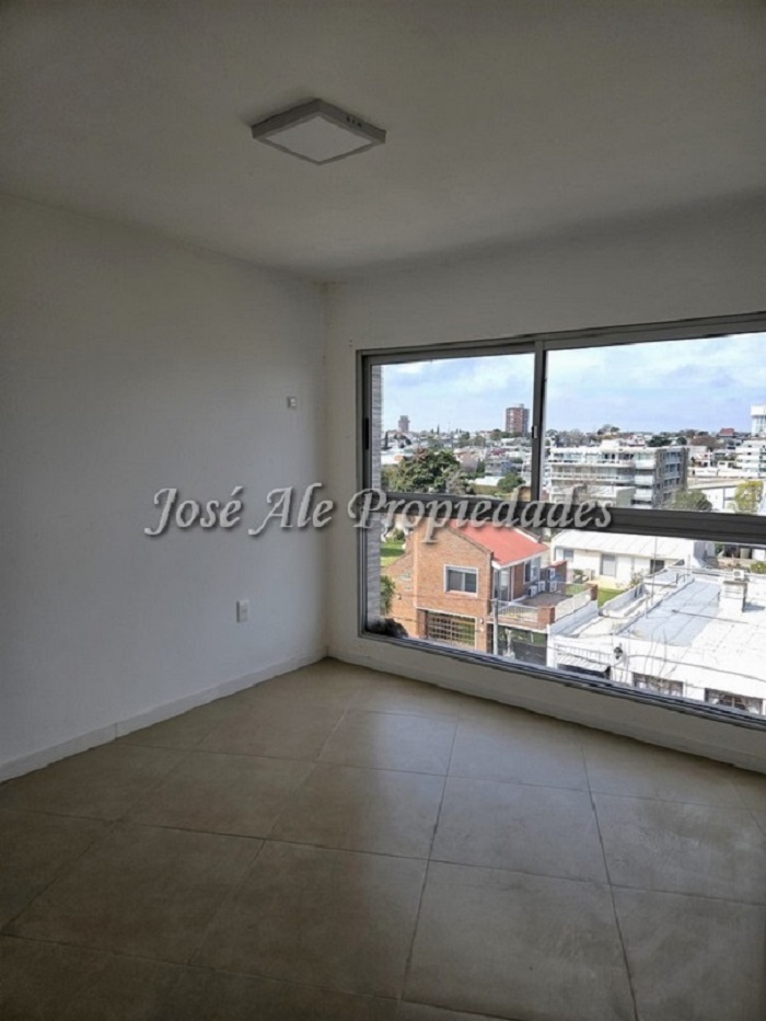 Imagen 9 de EN ALQUILER Espectacular apartamento de un dormitorio en edificio residencial frente al Rio de la Plata, Colonia.